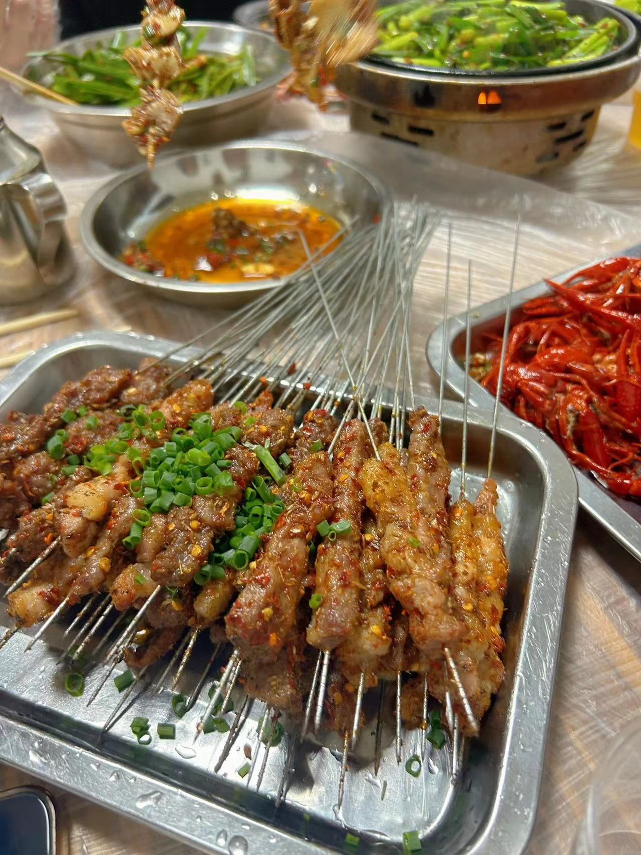 年后不想上班;周际老师傅烧烤 2026马上有钱