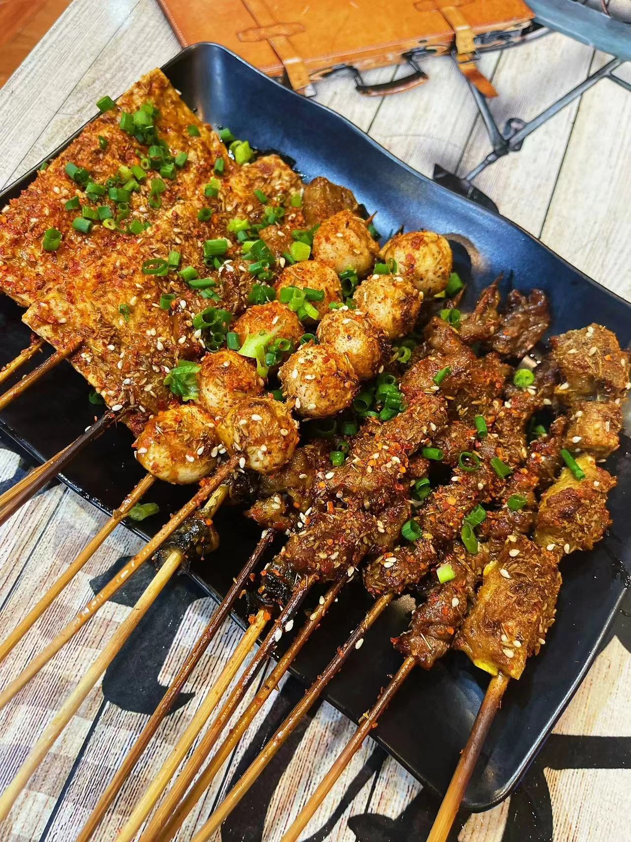 烧烤加盟 2026最新风口，新手也能稳赚不踩坑(图1)