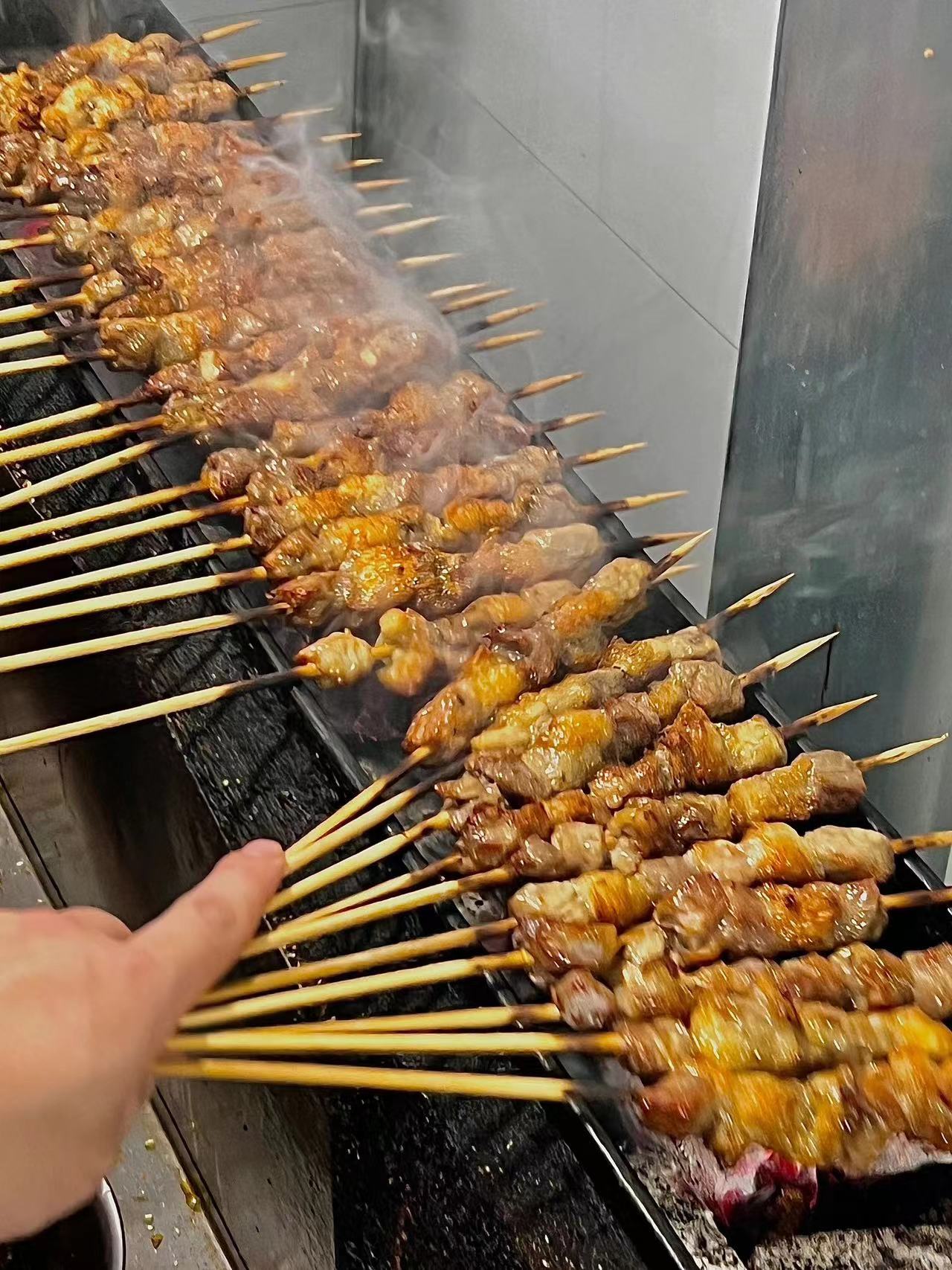 烧烤餐厅加盟：2026年烟火气里的新商机(图1)